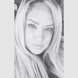 Meet your Posher, Becci